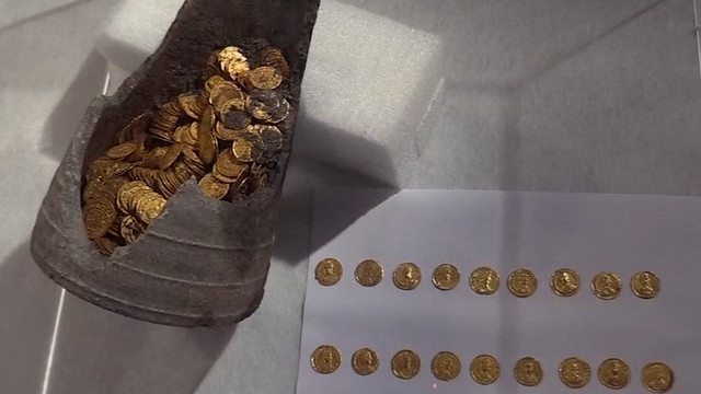 Do tìm thấy kho báu tiền vàng cổ nên việc xây dựng tòa chung cư tạm dừng để các nhà khảo cổ tiến hành thêm các cuộc khai quật nhằm tránh bỏ lỡ những phám khá quan trọng. Ảnh: nine.com.au.