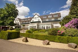 Một hội kín bí ẩn, được nhiều người biết đến là Câu lạc bộ Bilderberg. Cuộc họp đầu tiên của hội kín này là diễn ra tại khách sạn Bilderberg (Hà Lan) vào tháng 5/1954. Tên của hội kín được đặt theo nơi tổ chức cuộc họp này. Ảnh: bilderberg.nl.