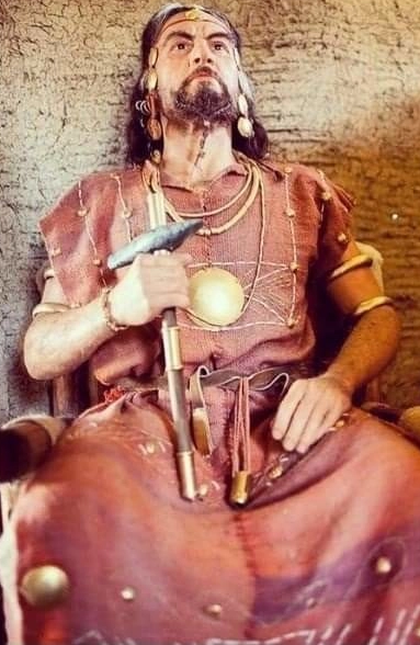 Sau khi nhận được tin báo, các nhà khảo cổ đã tới hiện trường và kiểm tra qua đó xác nhận những hiện vật được công nhân vô tình tìm thấy thực sự là cổ vật quý giá. Vì vậy, họ tiến hành cuộc khai quật quy mô lớn và phát hiện những cổ vật đó thuộc một quần thể lăng mộ lớn. Ảnh: thearchaeologist.