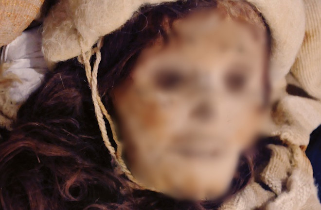 Di chỉ Nghĩa trang Tiểu Hà ở khu tự trị Tân Cương, Trung Quốc là một trong những địa điểm khảo cổ nhận được sự quan tâm lớn của giới chuyên gia. Trong số những khám phá quan trọng tại đây, nổi bật là việc các chuyên gia tìm thấy xác ướp "công chúa Tân Cương" hay còn gọi "công chúa Tiểu Hà". Ảnh: Sabine Louise Pierce.