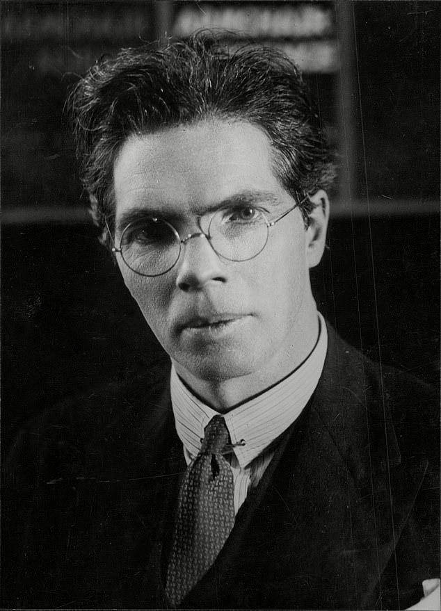 100 năm sau, một số dự đoán của giáo sư Archibald đã trở thành hiện thực. Điển hình là việc ông tiên đoán về những vỉa hè và cầu thang di động được cho chính là băng chuyền và thang cuốn mà chúng ta sử dụng ngày nay. Ảnh: Mail Online.