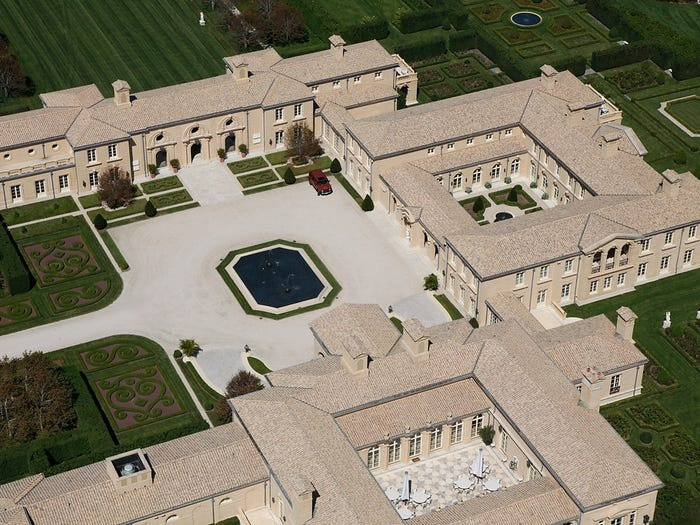 Ngoài ra, trong làng Sagaponack còn có một trường học, nhà hàng, vườn bách thảo... Ảnh: Jeff Cully/EEFAS.