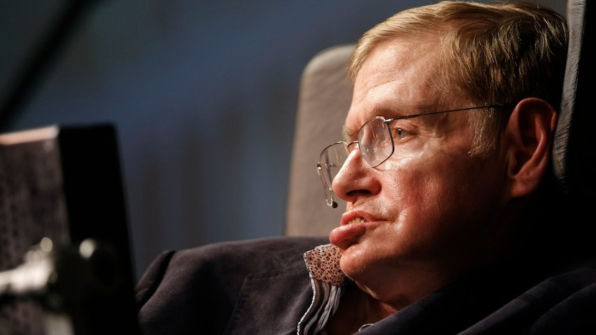 Nhà vật lý thiên tài người Anh Stephen Hawking từng đưa ra tiên đoán về ngày tận thế. Theo ông, Trái đất sẽ bị hủy diệt vào năm 2600. Ảnh: Mike Hutchings.