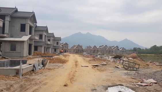 Du an nghin ty Vuon Vua vuong nhieu sai pham: Ai la chu dau tu?