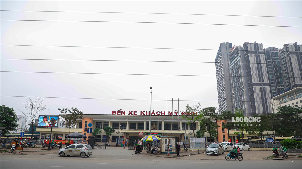 Bến xe Mỹ Đình cũng thưa thớt hành khách. Hình ảnh nghi nhận lúc 8h sáng 29.3.