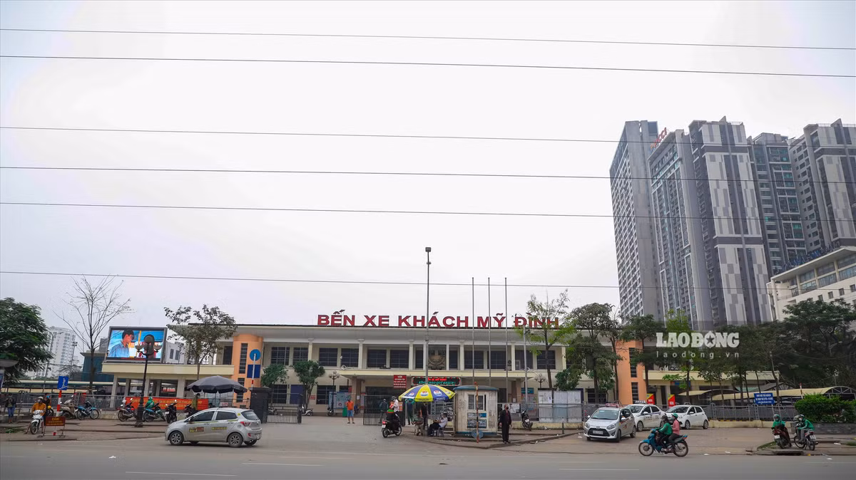 Bến xe Mỹ Đình cũng thưa thớt hành khách. Hình ảnh nghi nhận lúc 8h sáng 29.3.