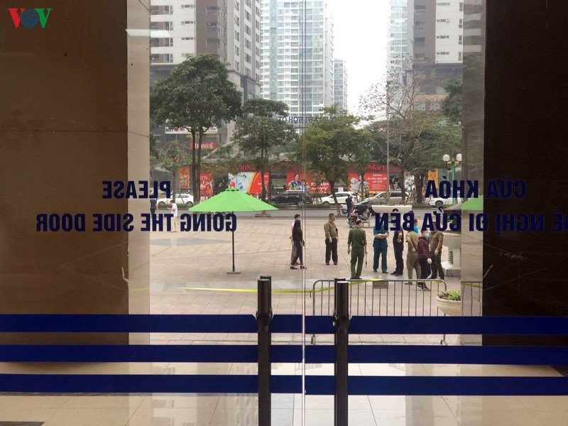 Ha Noi phong toa ca toa nha 34T Hoang DaoThuy vi co 1 nguoi nghi mac Covid-19-Hinh-2