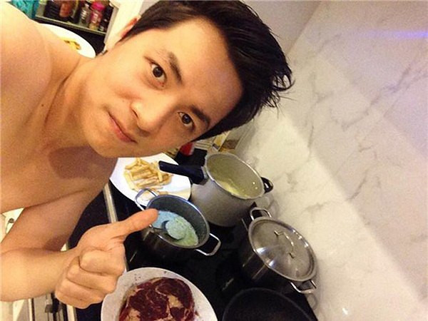 Nổi tiếng là người đàn ông của gia đình, khả năng nấu nướng của Đăng Khôi chắc chắn không khiến nhiều người phải thất vọng.