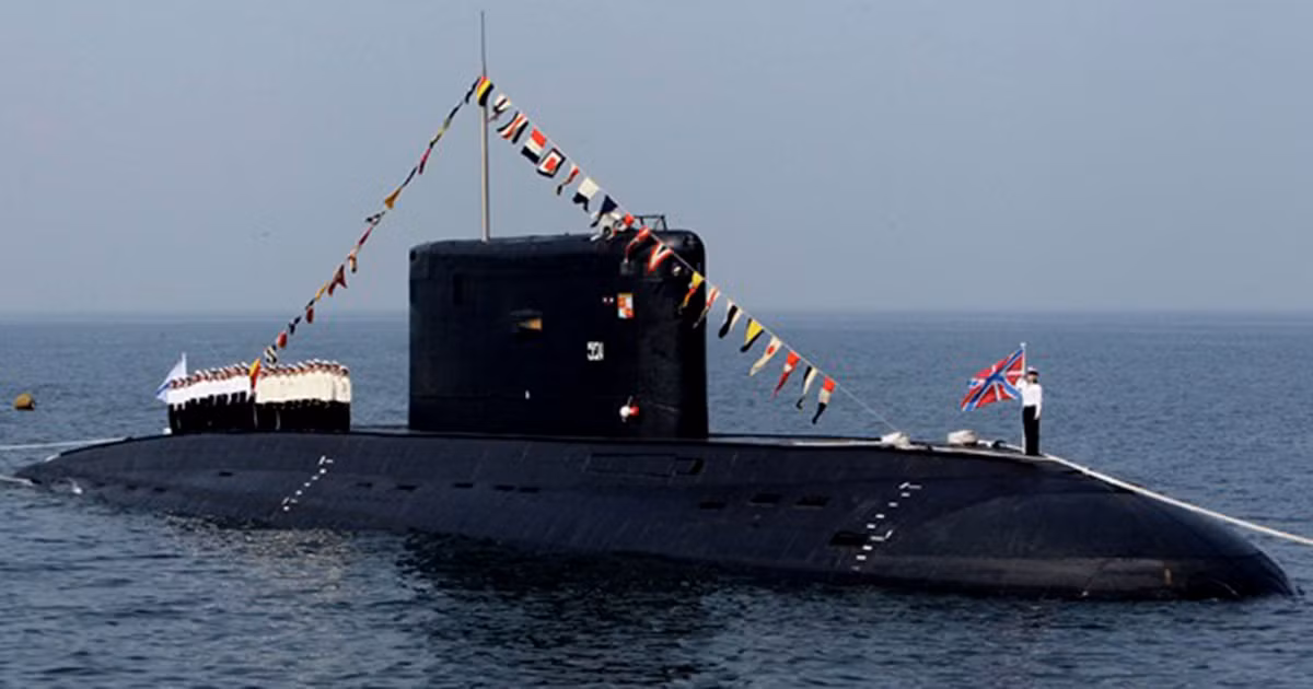 Lực lượng Hải quân nhận thêm 5 tàu chiến mặt nước, hai tàu ngầm diesel điện “tàng hình” Varshavyanka (ảnh).