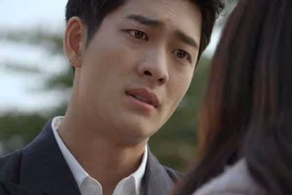 Chị gái không ra mở cửa, khi nhìn anh rể, tôi nổi điên Chi gai khong ra mo cua, khi nhin anh re, toi noi dien