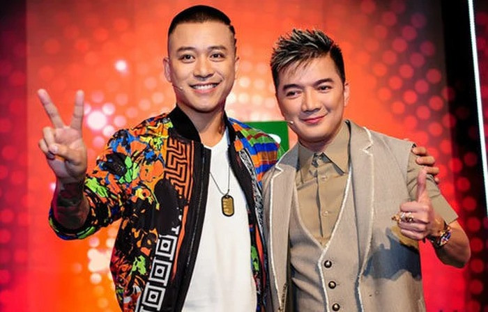 Dam Vinh Hung om hon tham thiet mot ca si Vbiz-Hinh-2