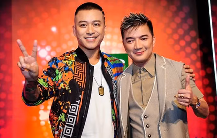 Dam Vinh Hung om hon tham thiet mot ca si Vbiz-Hinh-2