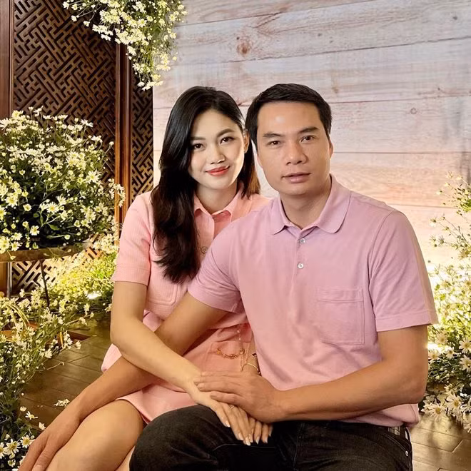 Nhung Hoa hau, A hau len xe hoa ngay sau dang quang-Hinh-5