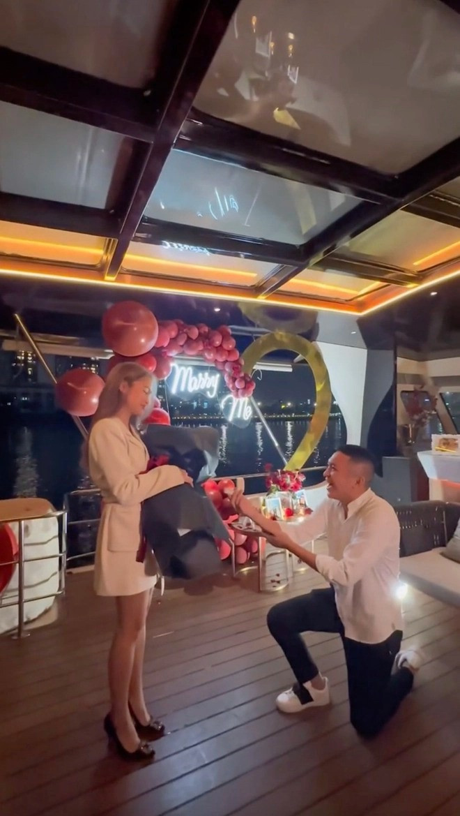 Cặp đôi triệu view TikTok hé lộ ảnh cưới, khác hẳn clip thường ngày - Hình 6 Cap doi trieu view TikTok he lo anh cuoi, khac han clip thuong ngay-Hinh-6