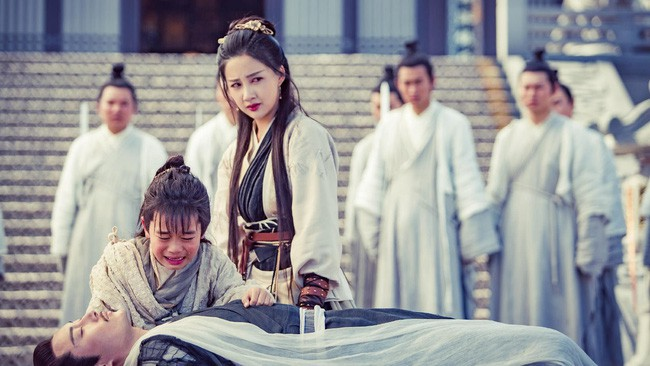 Nu ma dau nao trong Kim Dung giet nguoi khong gom tay