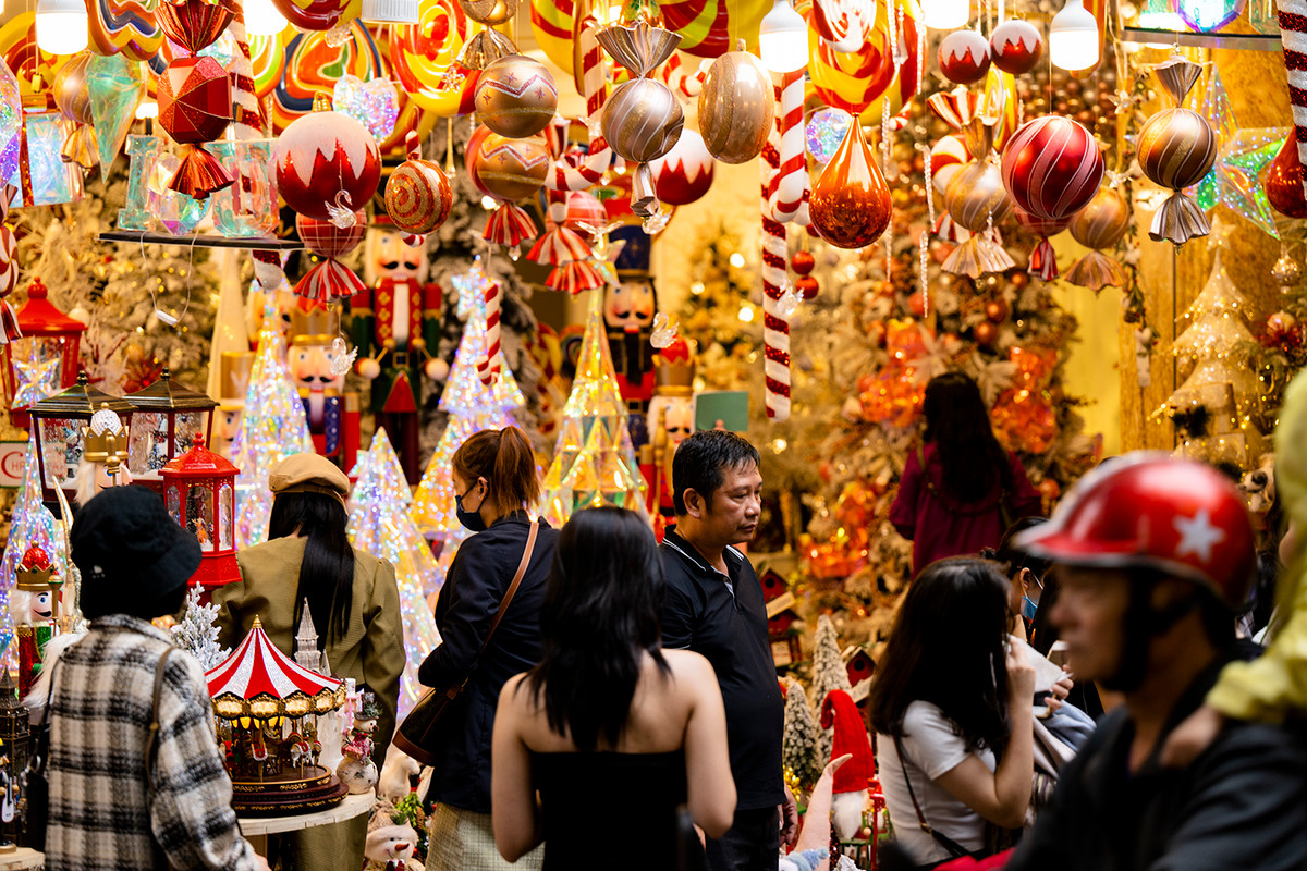 Pho Hang Ma lung linh huyen ao tua troi Au-Hinh-2