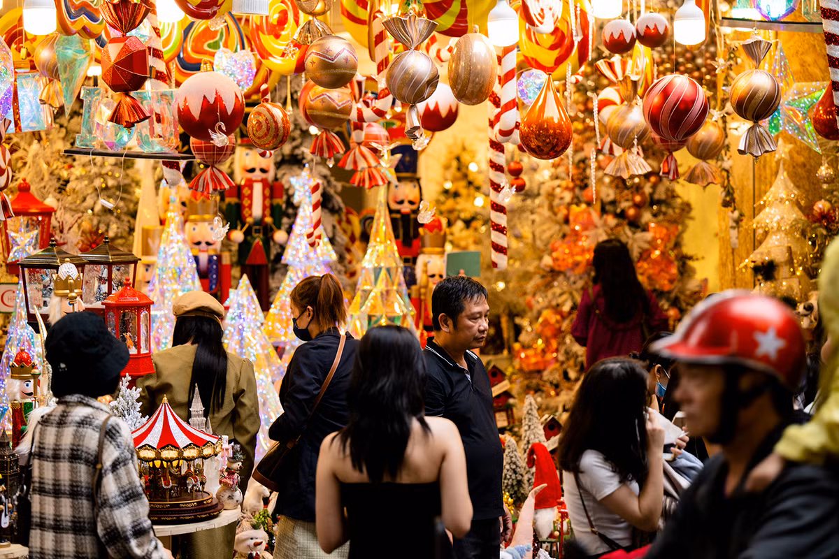 Pho Hang Ma lung linh huyen ao tua troi Au-Hinh-2