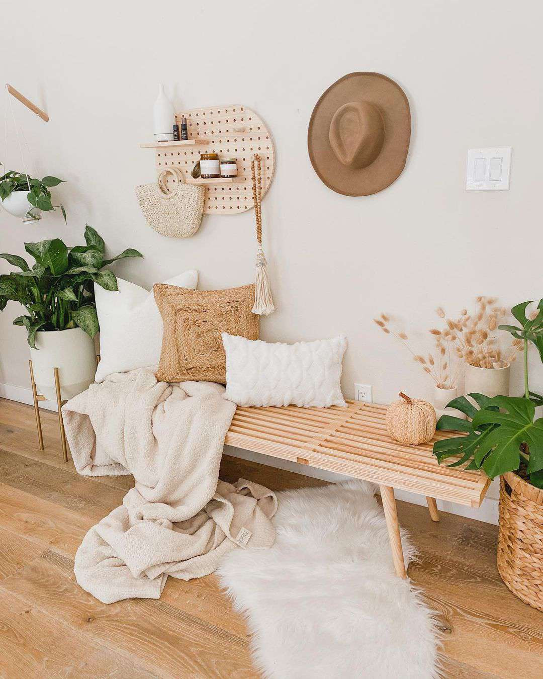 Trang tri tuong phong khach chao mung nam moi-Hinh-7