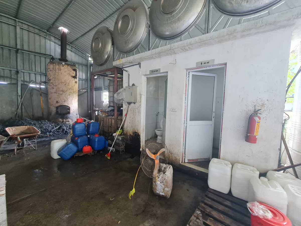 Cty Thuc pham Hoa Sen xa thai: Chinh quyen dia phuong “bat luc”... nguoi dan khon kho?-Hinh-2