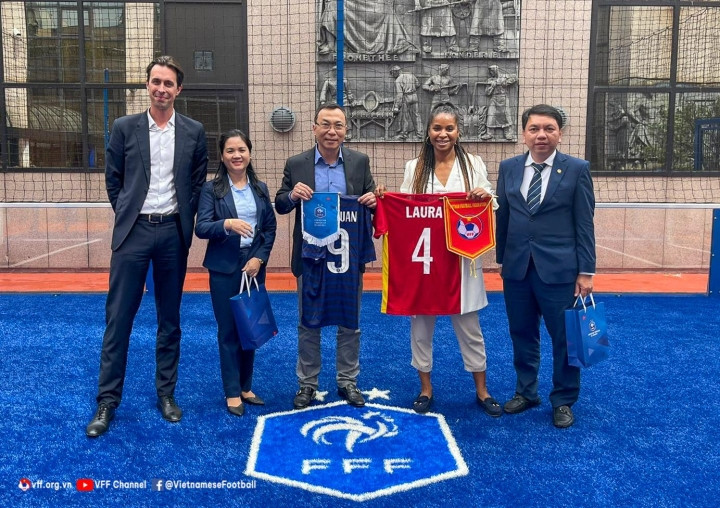 Ghi dau an dep tren truong quoc te, bong da Viet Nam nang vi the-Hinh-3