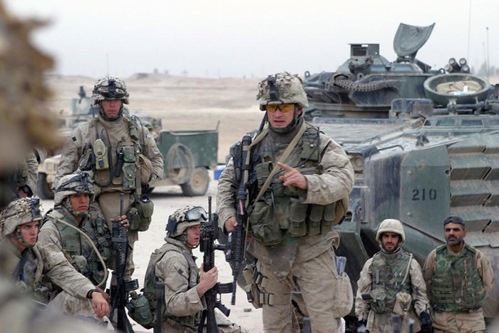 “Chúng ta đang sống trong một tình hình đang diễn biến phức tạp ở Tây Thái Bình Dương. Trung Quốc bằng cách cư xử của mình đã đẩy mọi người về phía chúng ta. Vì vậy, cần tận dụng các cơ hội này”, Thiếu tướng Paul Rock, người phụ trách xây dựng lực lượng của Thủy quân lục chiến Mỹ ở Thái Bình Dương nói.