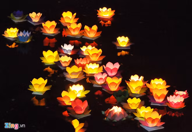 5 hoat dong khong the bo lo tai dem ram Hoi An giua long Sai Gon