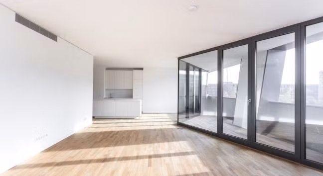 Không gian bên trong tận dụng gam màu trắng làm chủ đạo, có thiết kế thoáng đãng, hiện đại.