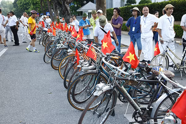 Mỗi chiếc xe là một câu chuyện không thể quên trong ký ức mỗi người về một thời kỳ của Hà Nội cách đây nửa thế kỷ. Những chiếc xe này đối với người chơi như một tài sản vô giá, chúng luôn được lau chùi, bảo dưỡng thường xuyên. Khi mất hay hỏng hóc bộ phận nào đó, thậm chí chỉ là một con ốc thì người chủ phải tìm đúng chủng loại phụ kiện của dòng xe đó.