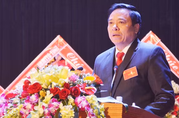 Ky luat khien trach Pho Truong ban Noi chinh Tinh uy Ha Tinh