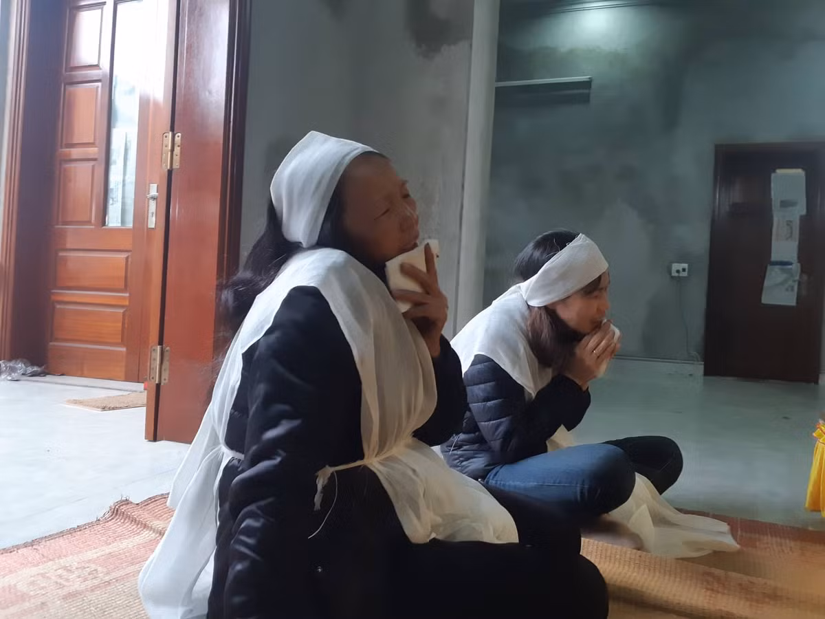 Người thân các nạn nhân đột ngột mất đi những trụ cột gia đình.