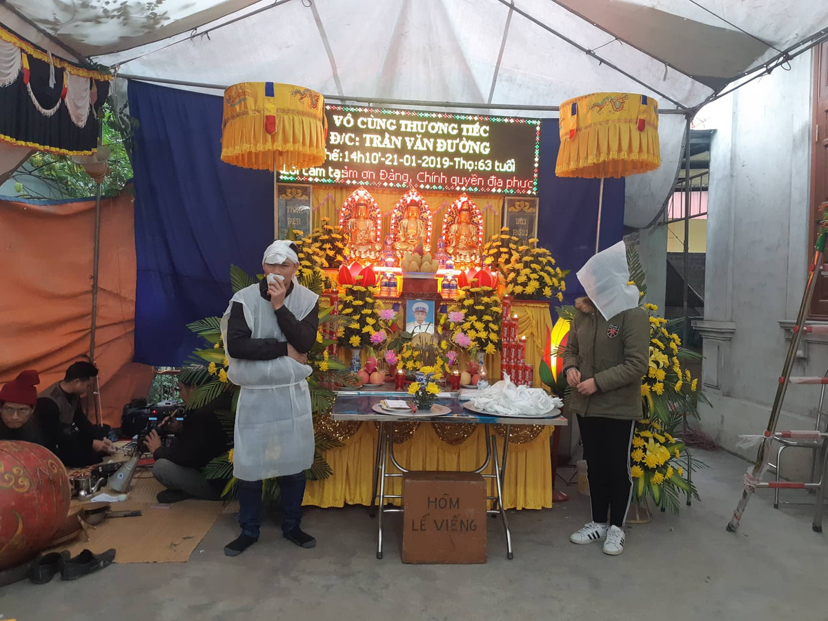 Hình ảnh khiến nhiều người không cầm được nước mắt.