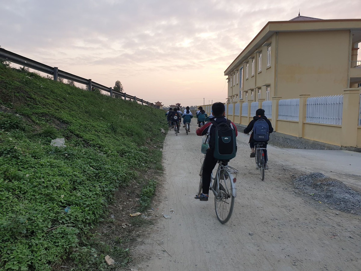 Đường dẫn lên cầu vượt an toàn.