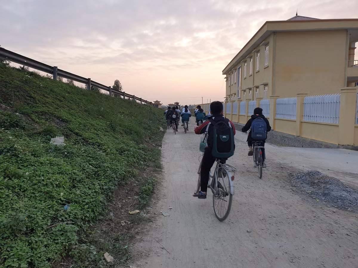 Đường dẫn lên cầu vượt an toàn.