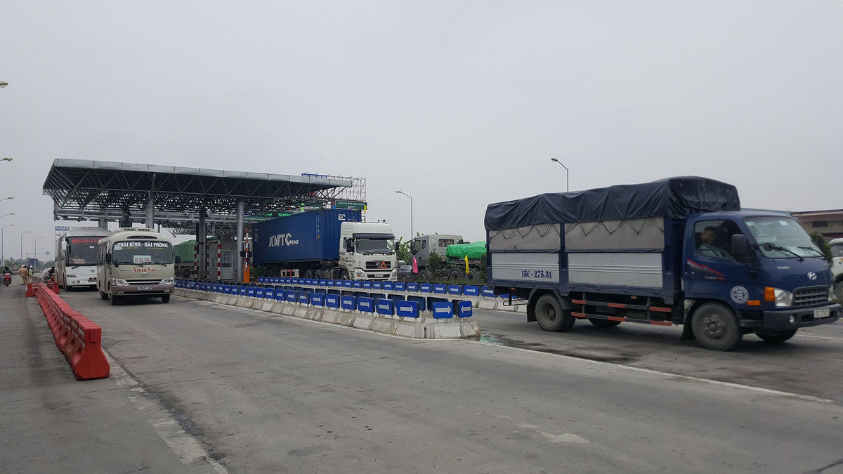 Cuối tháng 12/2018, Bộ GTVT đã có văn bản đồng ý về việc thu phí hoàn vốn cho dự án BOT quốc lộ 10 từ cầu Quán Toan (Hải Phòng) đến cầu Nghìn (Thái Bình) từ ngày 4/1/2019. Mức phí được Bộ GTVT phê duyệt cho phương tiện nhóm 1, 2, 3, 4, 5 lần lượt là 35.000; 50.000; 75.000; 120.000 và 180.000 đồng. 