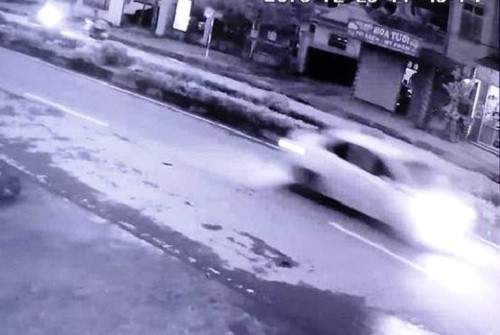 Truy tim o to dam chet ba cu roi bo tron o Nghe An