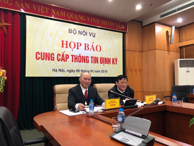 Bo Noi vu noi gi viec xe bien xanh don nguoi nha Bo truong Cong Thuong?