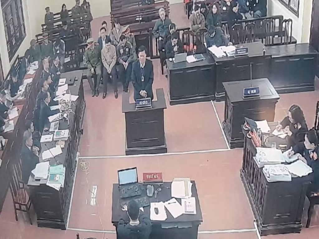 Ong Truong Quy Duong ly giai gi viec mot ngay ky 3 van ban ve sua chua RO so 2?