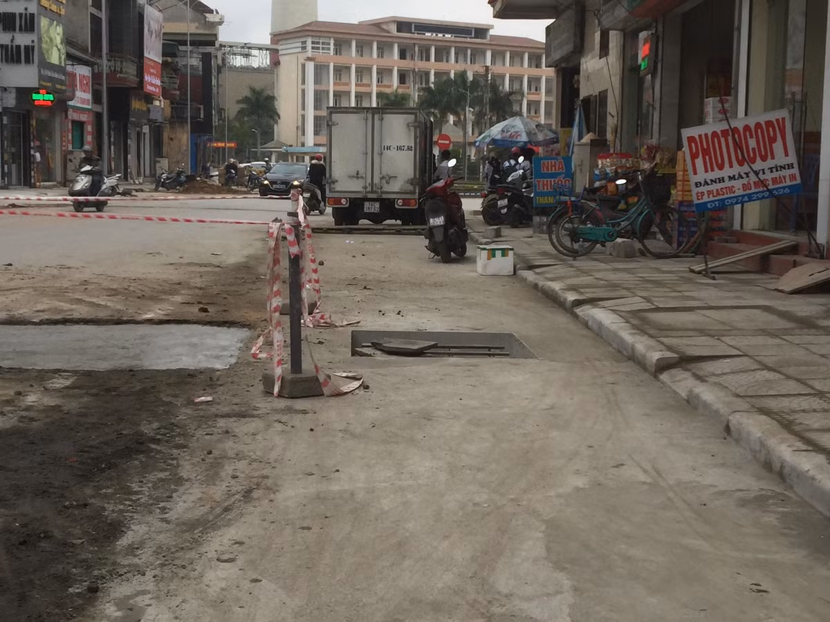 Những chiếc "bẫy" nguy hiểm trên đường.