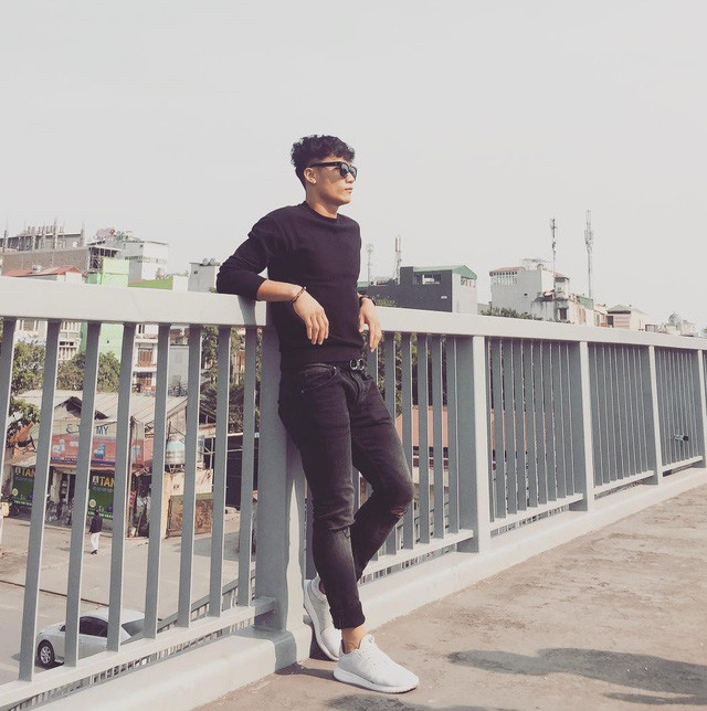 Không ngoại lệ, Bùi Tiến Dũng cũng khá yêu thích áo thun và quần jean.