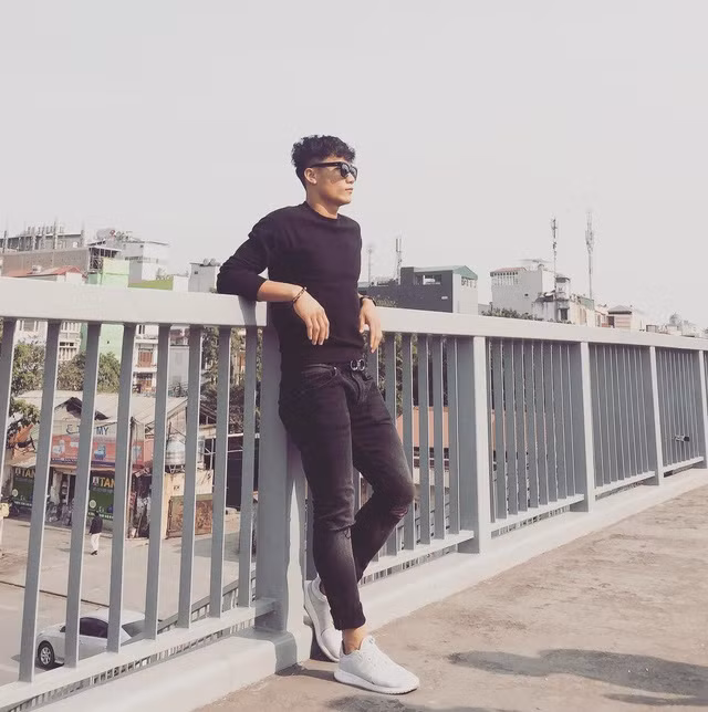 Không ngoại lệ, Bùi Tiến Dũng cũng khá yêu thích áo thun và quần jean.