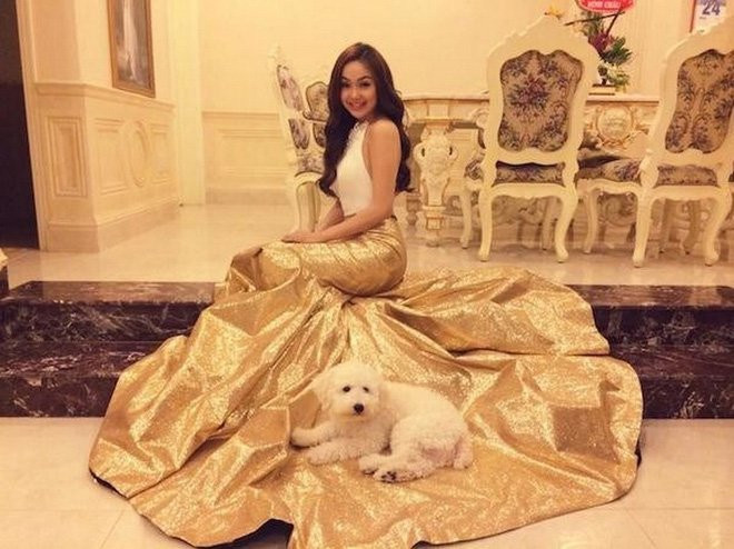 Căn biệt thự của Minh Hằng được trang trí theo phong cách hoàng gia.