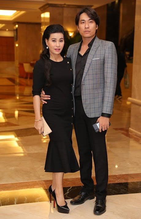 Có lẽ, Cát Phượng cũng cố gắng thay đổi gu thời trang để phù hợp hơn với bạn trai trẻ trung.