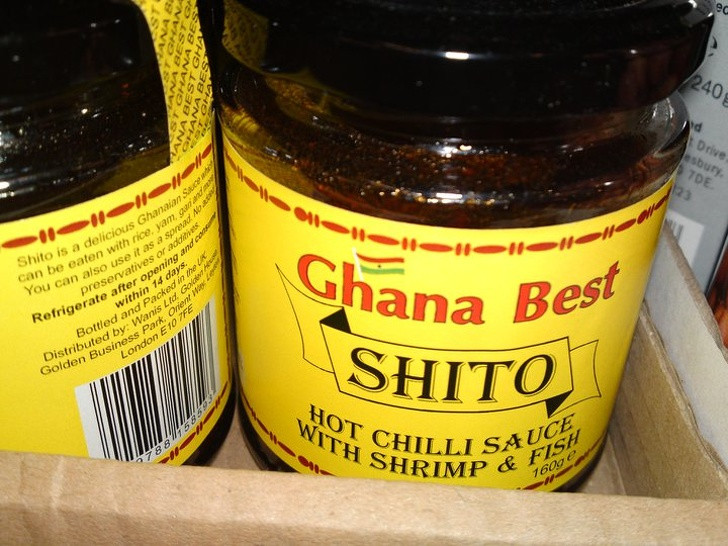 3. Tương ớt nóng vị tôm và cá: Đây có lẽ là một món ăn thú vị cho những người yêu thích thức ăn cay.