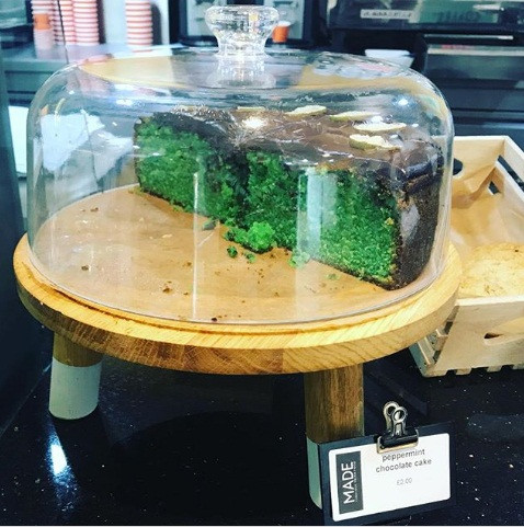 7. Bánh socola bạc hà: Bạn có thể tìm thấy chiếc bánh kỳ lạ này trong một quán cà phê không xa London (Anh) và mọi người nhận xét rằng nó rất ngon.