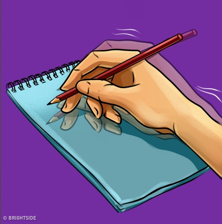 Tê tay: Tê tay tê chân liên quan đến tình trạng thiếu canxi trầm trọng.