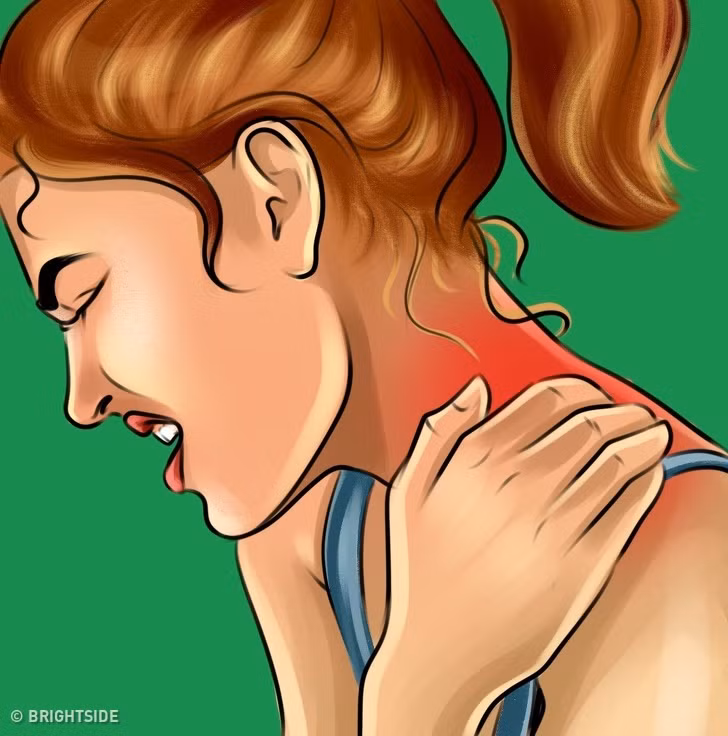 Chuột rút cơ bắp: Chuột rút cơ bắp ở đùi, bắp chân, cánh tay và nách chủ yếu xảy ra vào ban đêm có thể là một trong những triệu chứng sớm của thiếu canxi. Ảnh: BS.