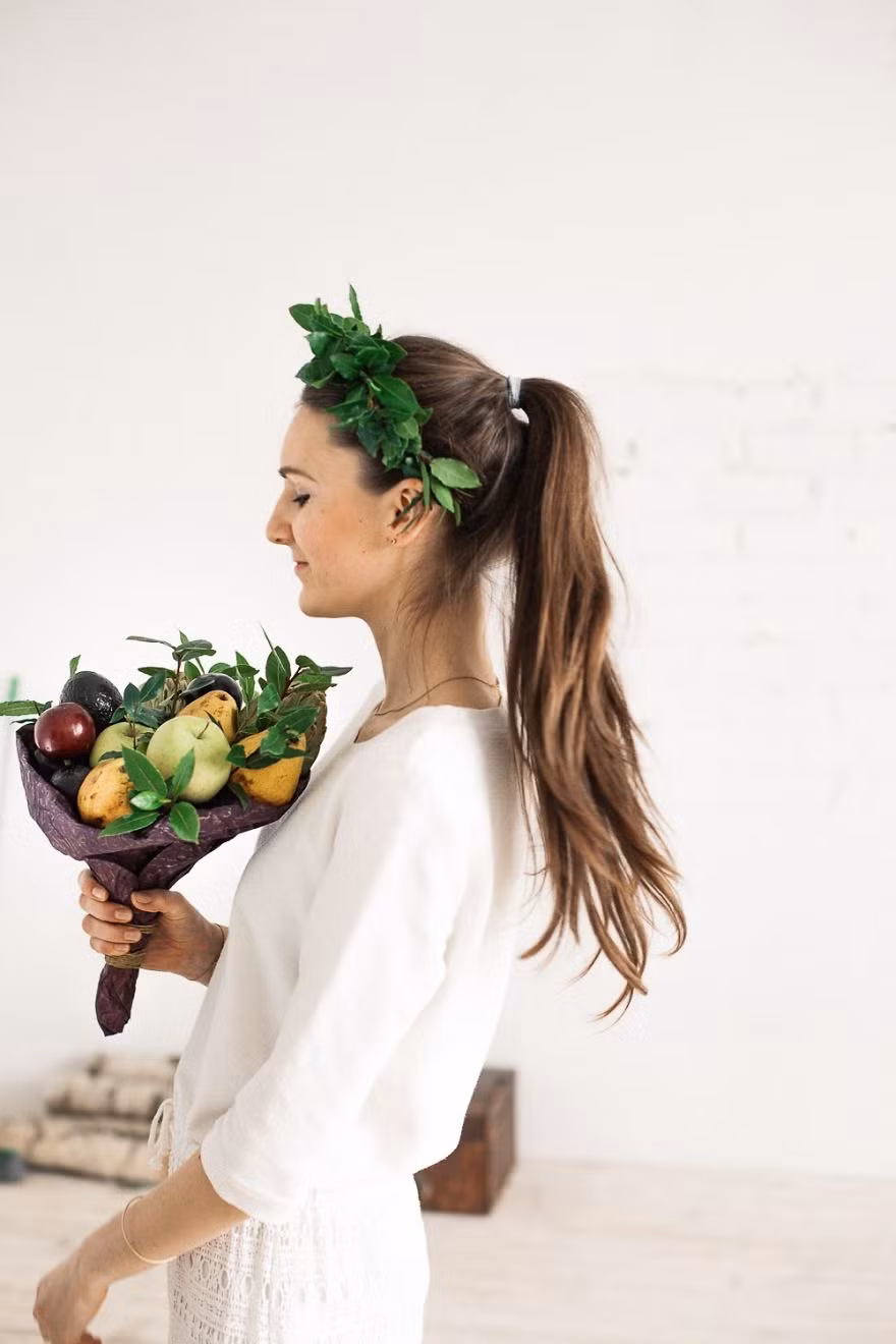 Với các nguyên liệu dễ tìm, giá thành rẻ, những bó hoa rau củ sẽ là món quà độc đáo vào các dịp đặc biệt dành tặng bạn bè, người thân.