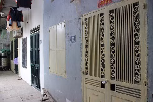 Con re no sung ban ca nha vo roi nhap vien tam than