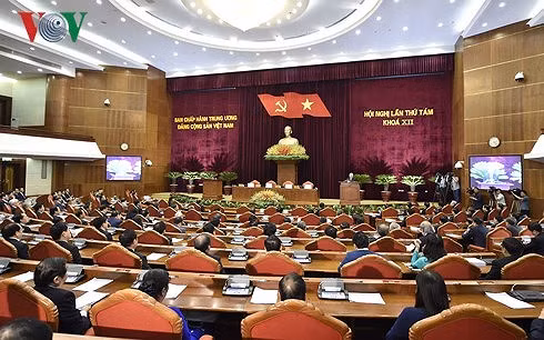 Du luan can bo dang vien ve Hoi nghi Trung uong 8 khoa 12