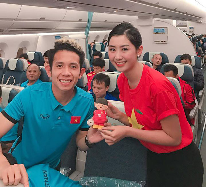 Ngọc Linh chính thức công tác như một tiếp viên của Hãng Hàng không Quốc gia từ đầu năm 2018 sau quá trình đào tạo dài và khắc nghiệt.